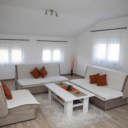Relax Guest House Благай Екстериор снимка
