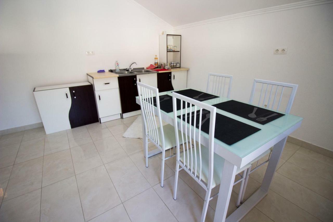 Relax Guest House Благай Екстериор снимка